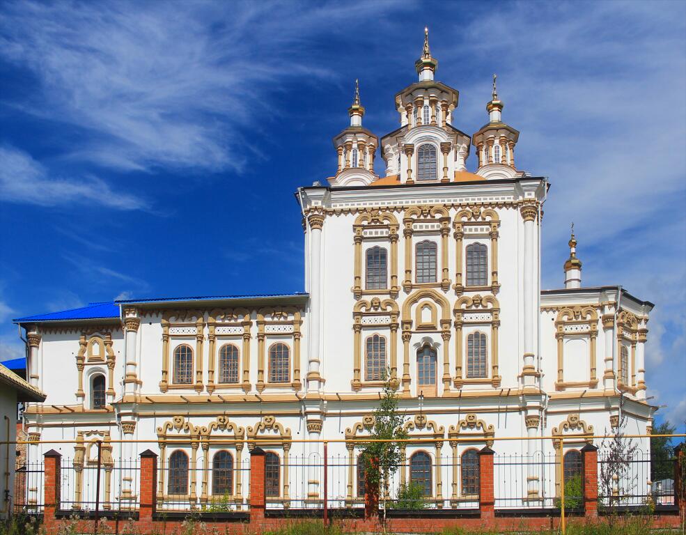 Церковь Введения во храм Пресвятой Богородицы, Карпинск (Карпинск (ГО Карпинск и Волчанский ГО), Свердловская область). фасады, Южный фасад