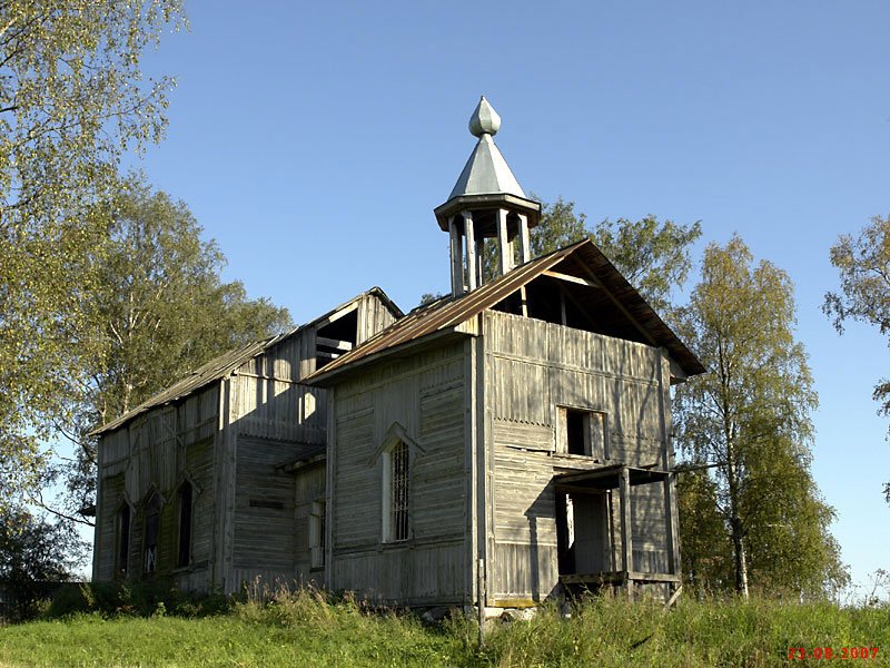 Брюхово. Церковь Рождества Пресвятой Богородицы в Лумбушах. фасады