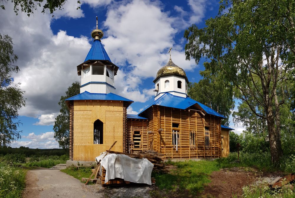 Брюхово. Церковь Рождества Пресвятой Богородицы в Лумбушах. фасады