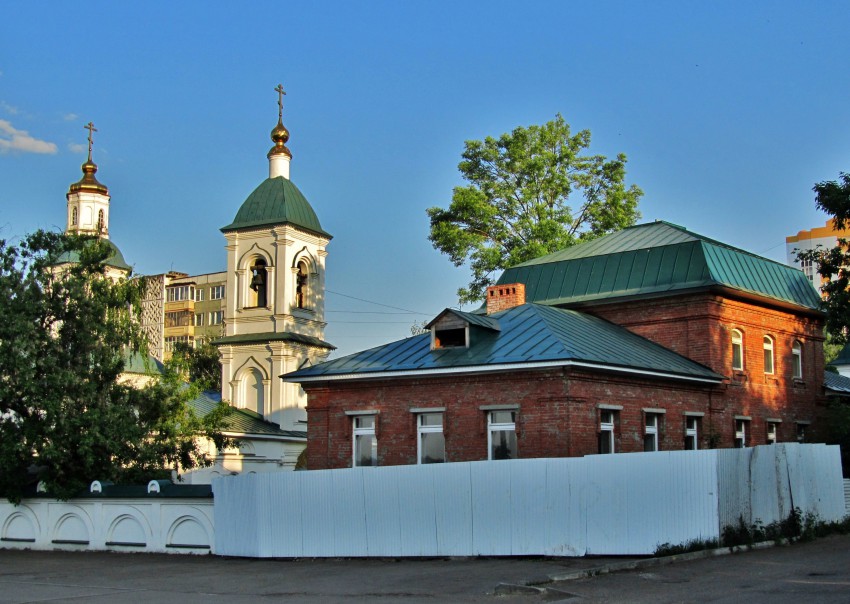 Церковь Троицы Живоначальной, Саранск (Саранск, город, Республика Мордовия). фасады, храм и новый северо-западный корпус церковной территории