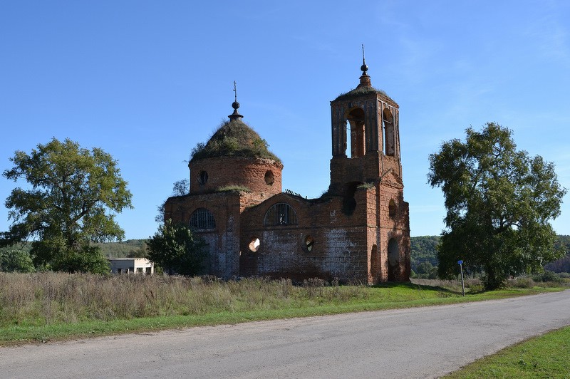 Грачёвка. Церковь Михаила Архангела. общий вид в ландшафте