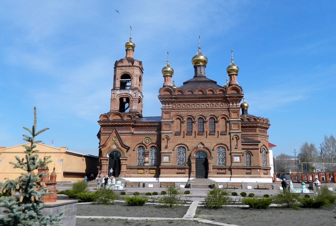 Хвалынск. Церковь Воздвижения Креста Господня. фасады