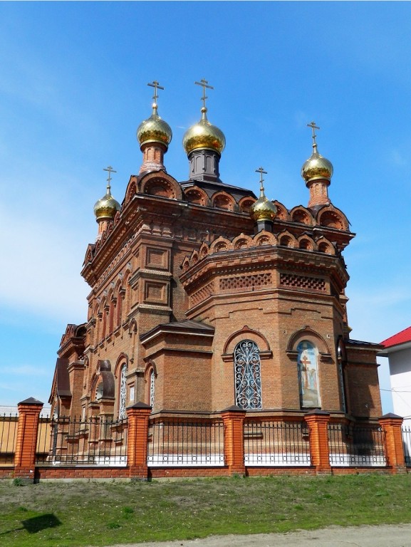 Хвалынск. Церковь Воздвижения Креста Господня. фасады