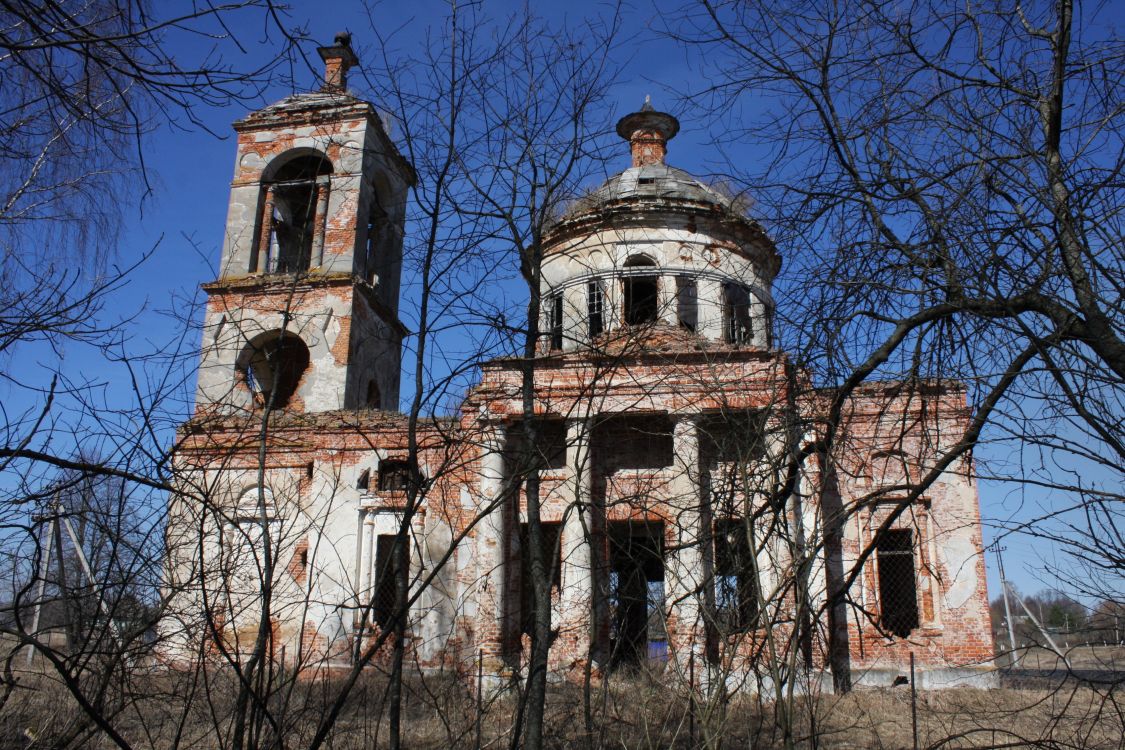 Церковь Успения Пресвятой Богородицы, Великополье (Угранский район, Смоленская область). фасады