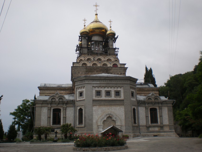 Церковь Михаила Архангела (новая), Алупка (Ялта, город, Республика Крым). фасады