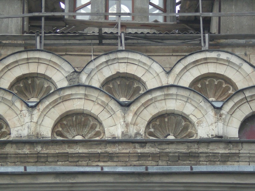 Алупка. Церковь Михаила Архангела (новая). архитектурные детали