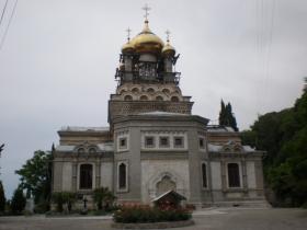 Алупка. Церковь Михаила Архангела (новая)