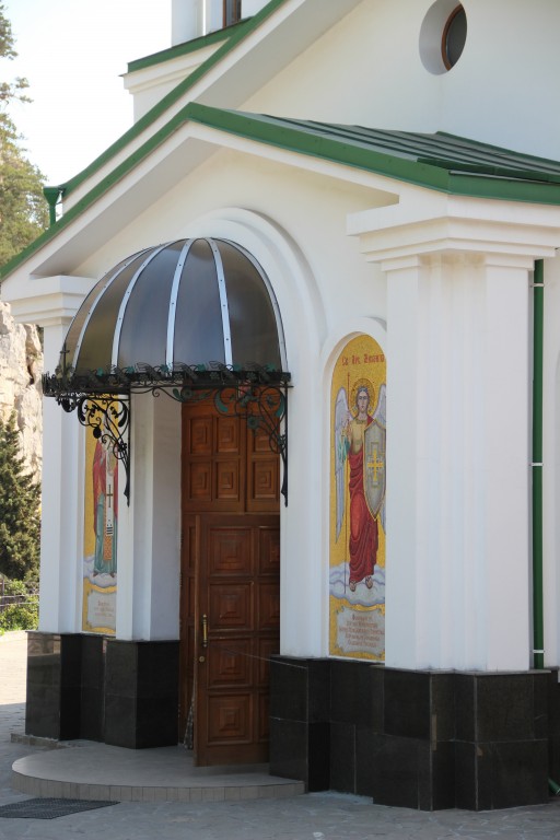 Ореанда. Церковь Михаила Архангела. архитектурные детали