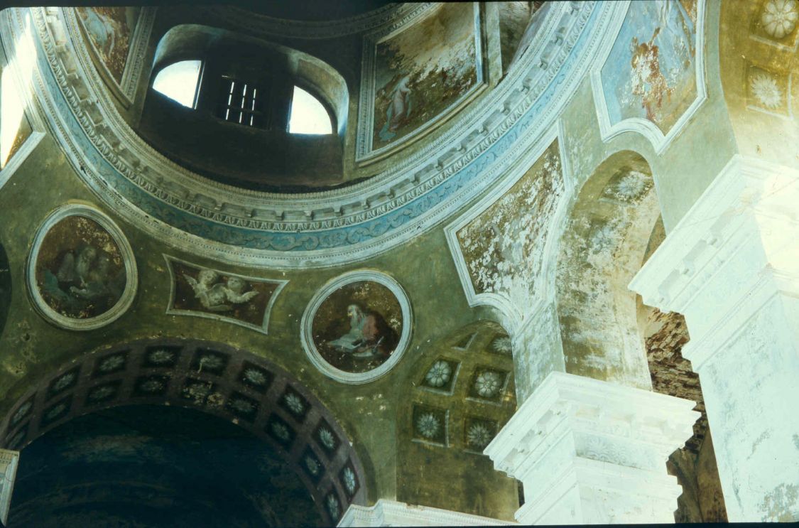 Хворостьево. Церковь Троицы Живоначальной. интерьер и убранство, 1994