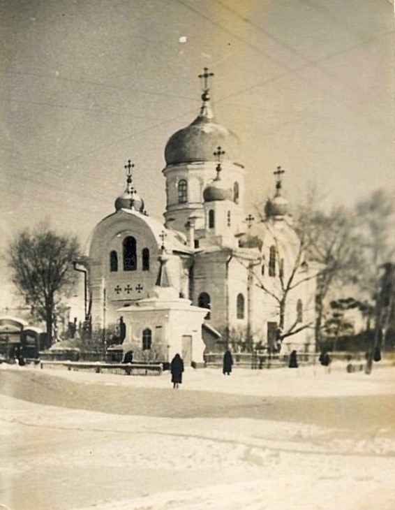 Так выглядел Никольский храм в советское время. Фото 1950-х гг. с сайта: https://vishime.ru/live/poleznoe/istoriya-goroda-interesno-i-poznavatelno/, архивная фотография. Кафедральный собор Николая Чудотворца, Ишим (Ишимский район и г. Ишим, Тюменская область)