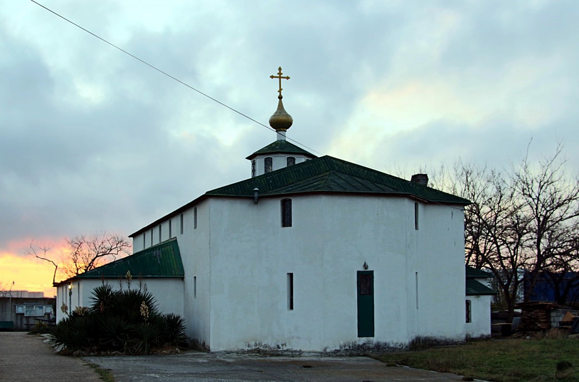 Севастополь. Церковь Татианы в Студгородке. фасады