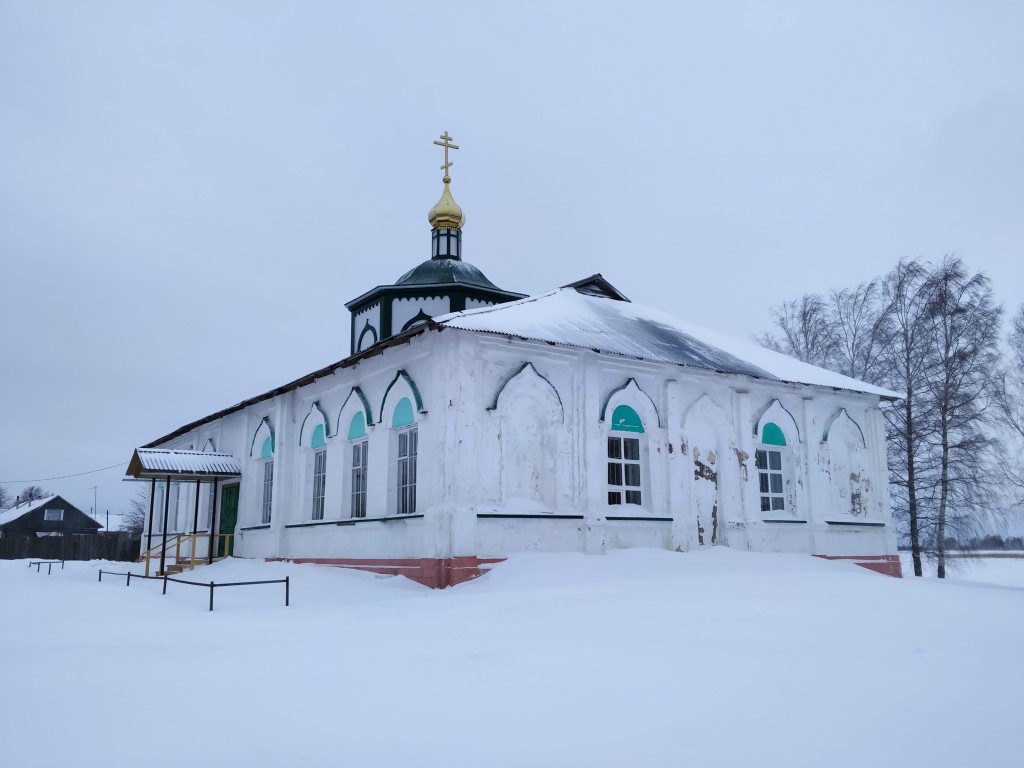 Весьегонск. Церковь Троицы Живоначальной. фасады