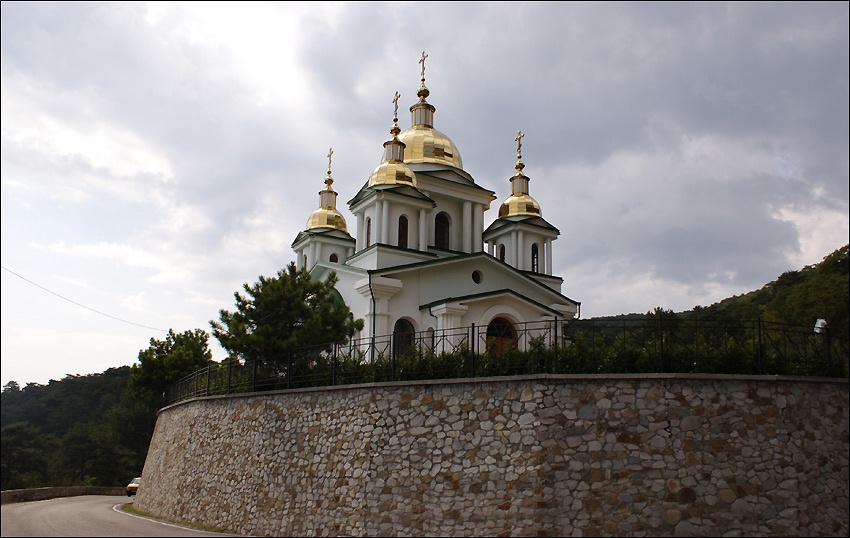 Церковь Михаила Архангела, Ореанда (Ялта, город, Республика Крым). фасады, Вид с Северо-Востока
