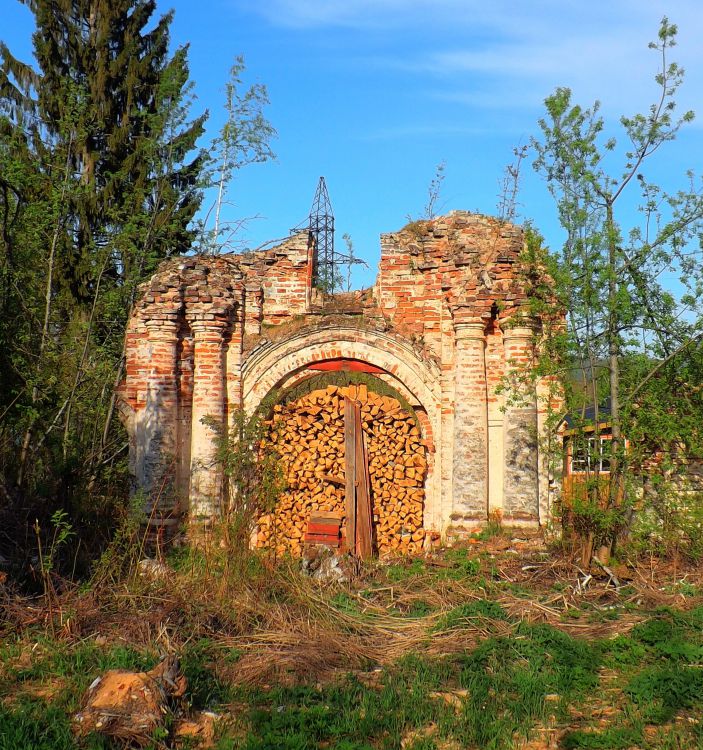 Ишлык (Петропавловск). Церковь Петра и Павла. дополнительная информация, Останки ворот и ограды