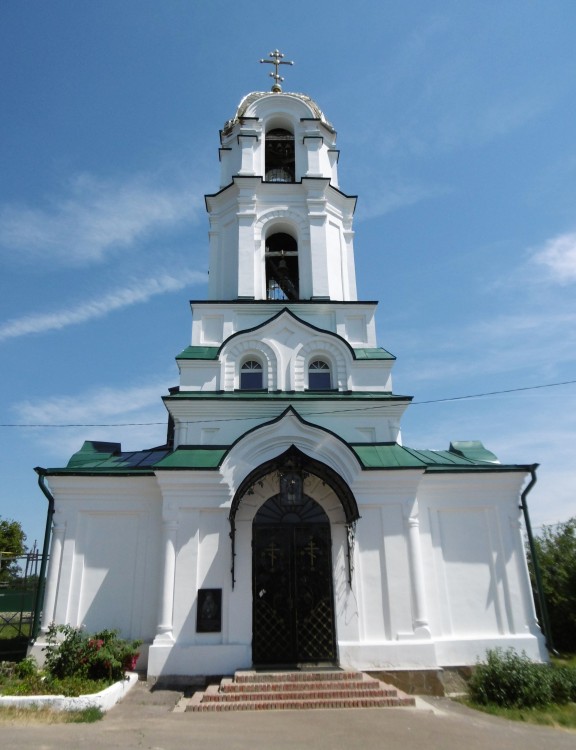 Богучар. Церковь Иоанна Воина. фасады, Западный фасад храма с главными вратами 