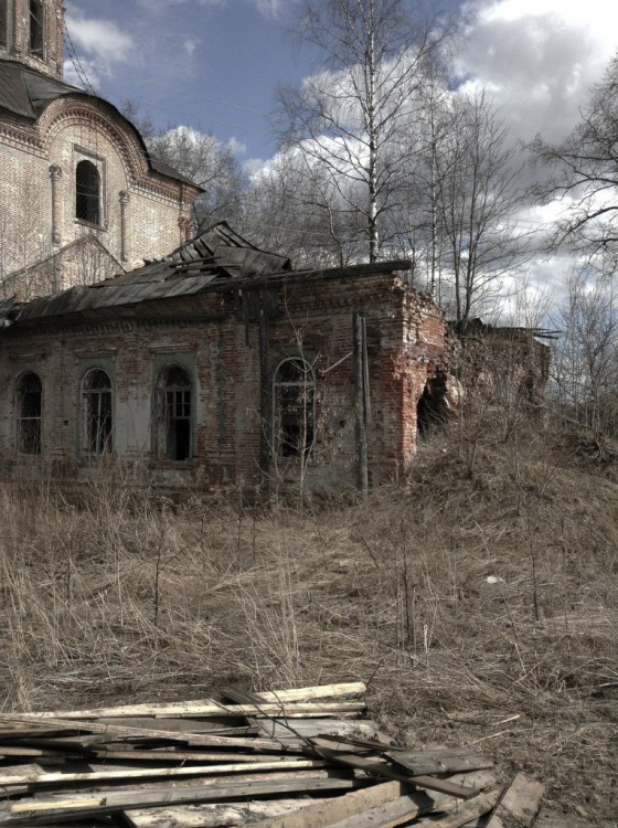 Раменье. Церковь Троицы Живоначальной. дополнительная информация, обрушение кровли