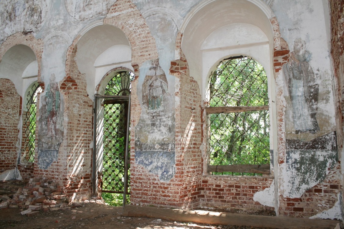 Церковь Троицы Живоначальной, Раменье (Кумёнский район, Кировская область). архитектурные детали