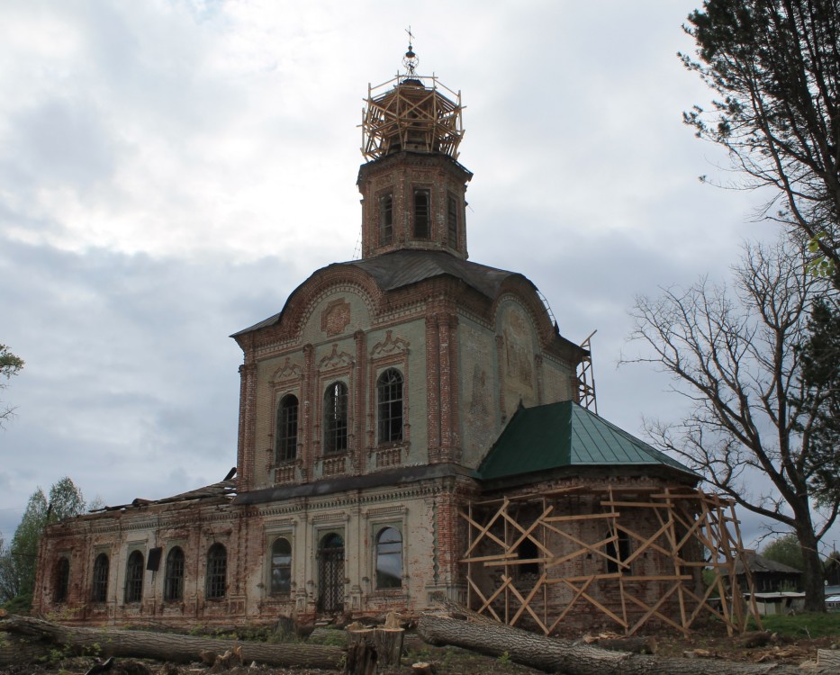 Церковь Троицы Живоначальной, Раменье (Кумёнский район, Кировская область). фасады