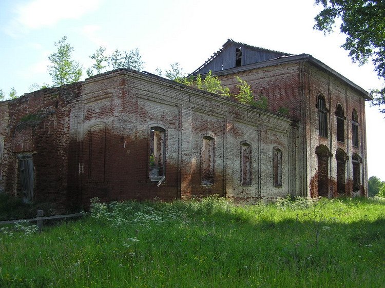 Берёзово. Церковь Троицы Живоначальной. фасады