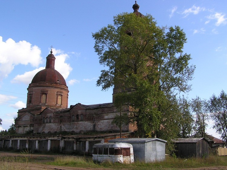 Церковь Смоленской иконы Божией Матери, Красногорье (Котельничский район, Кировская область). фасады