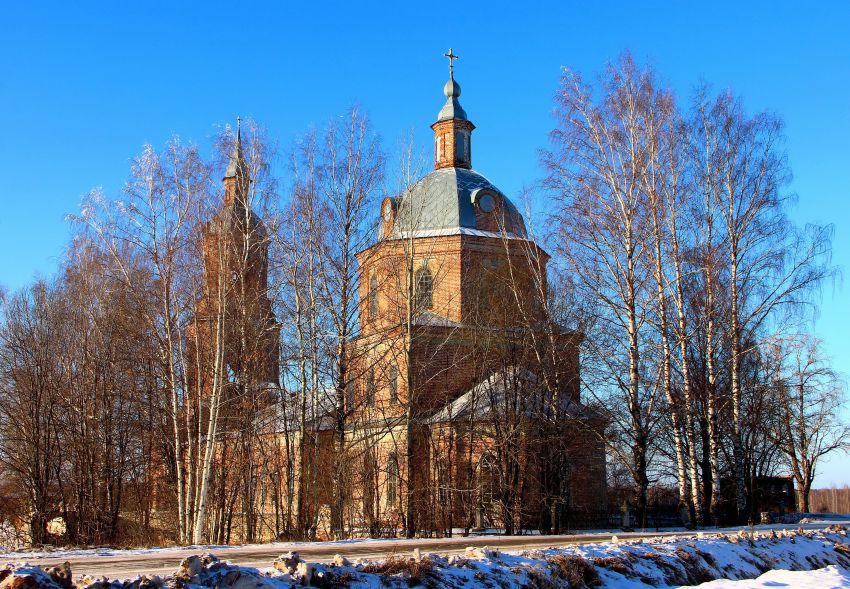 Церковь Троицы Живоначальной, Пищалье (Оричевский район, Кировская область). общий вид в ландшафте