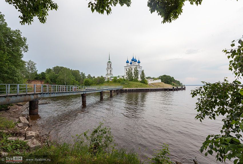 Церковь Рождества Пресвятой Богородицы, Катунки (Чкаловск, город, Нижегородская область). общий вид в ландшафте