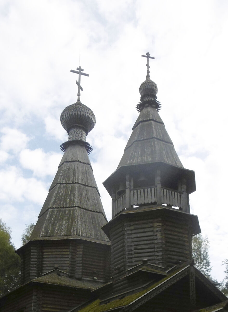 Церковь Серафима Саровского, Урково (Чкаловск, город, Нижегородская область). архитектурные детали, Шатровое завершение основного объема и колокольни с ярусом звона