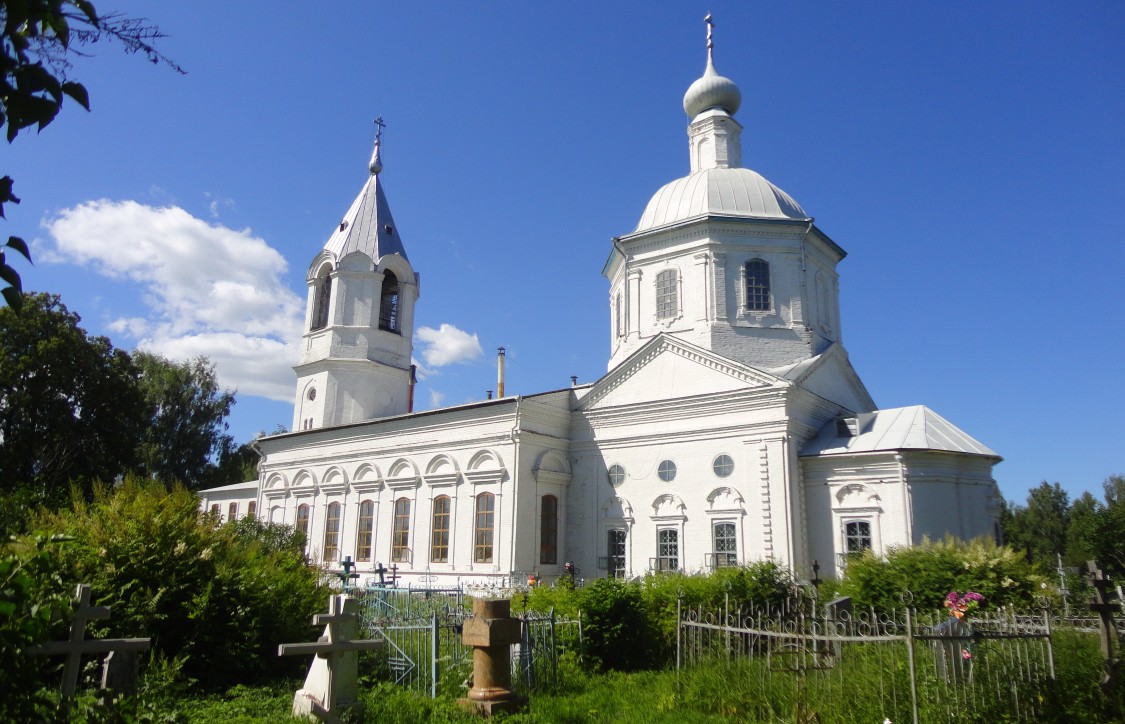 Церковь Воскресения Христова, Матрёнино (Чкаловск, город, Нижегородская область). общий вид в ландшафте