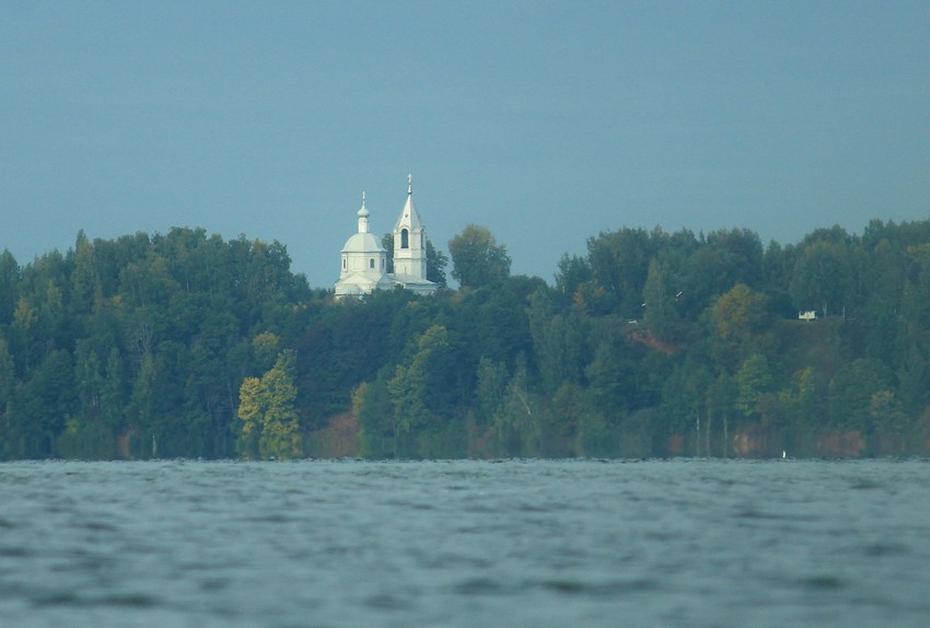 Церковь Воскресения Христова, Матрёнино (Чкаловск, город, Нижегородская область). общий вид в ландшафте, Вид с Волги