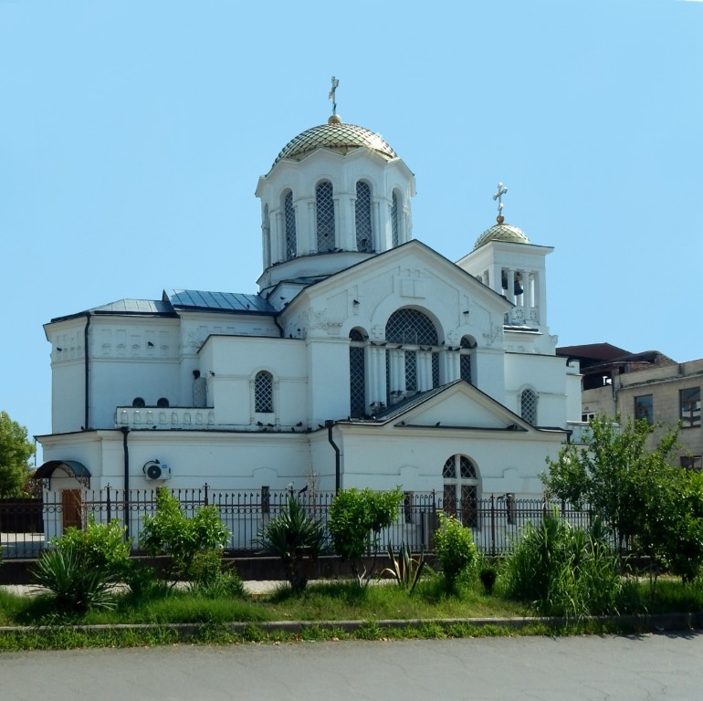 Сухум. Кафедральный собор Благовещения Пресвятой Богородицы. фасады