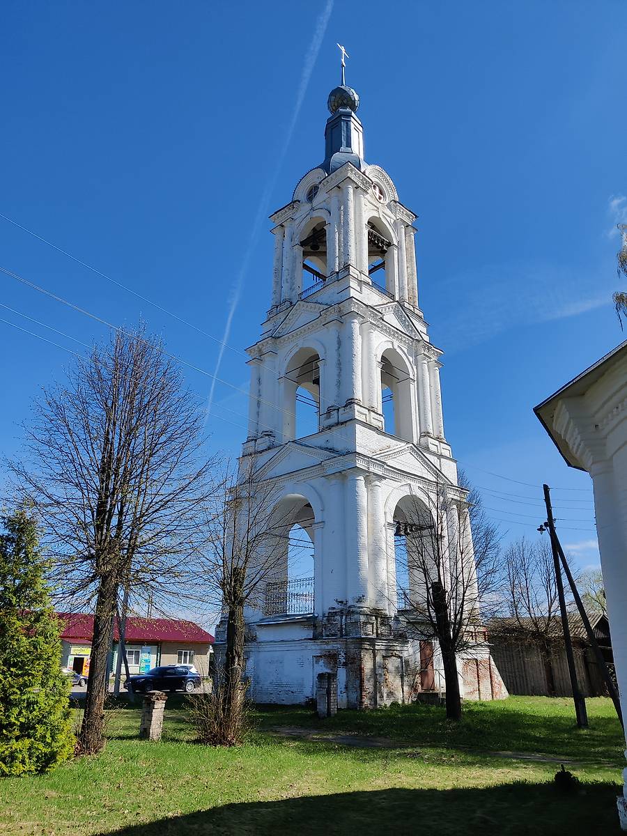 Общий вид колокольни с Северо-Востока, фасады. Ансамбль церквей Казанской иконы Божией Матери и Николая Чудотворца, Мыт (Верхнеландеховский район, Ивановская область)
