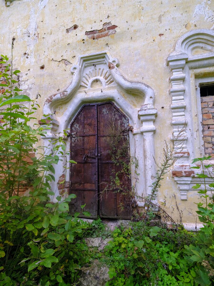 Церковь Казанской иконы Божией Матери (старая), Посадниково (Новоржевский район, Псковская область). архитектурные детали