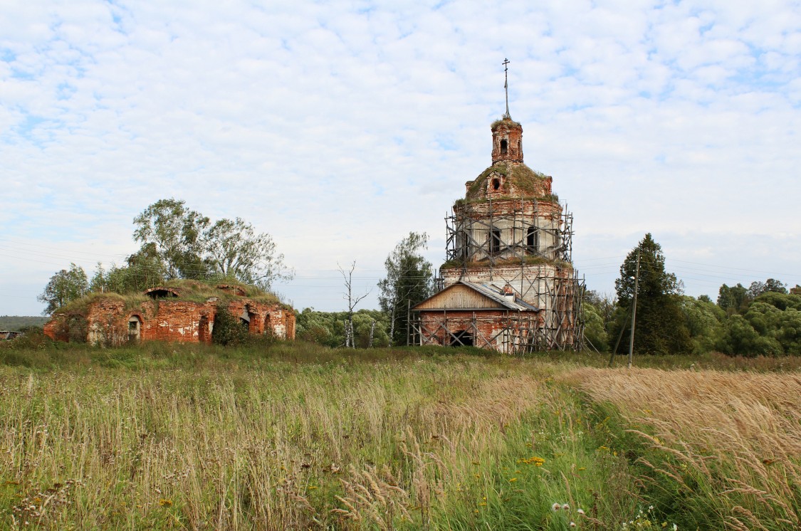 Церковь Казанской иконы Божией Матери, Дубровицы (Переславский район и г. Переславль-Залесский, Ярославская область). общий вид в ландшафте