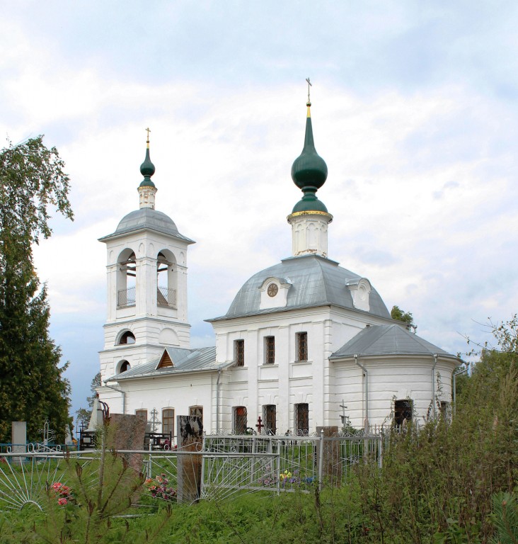 Церковь Рождества Пресвятой Богородицы, Твердилково (Переславский район и г. Переславль-Залесский, Ярославская область). общий вид в ландшафте