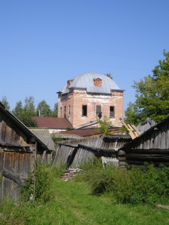 Пурех. Церковь Рождества Пресвятой Богородицы в Крапивино. общий вид в ландшафте