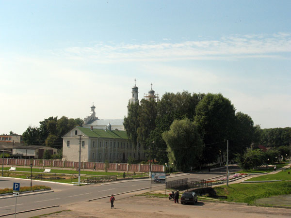 Покровский женский монастырь, Толочин (Толочинский район, Беларусь, Витебская область). общий вид в ландшафте