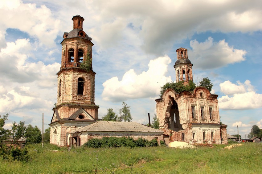 Церковь Димитрия Солунского, Пантыл (Белохолуницкий район, Кировская область). фасады