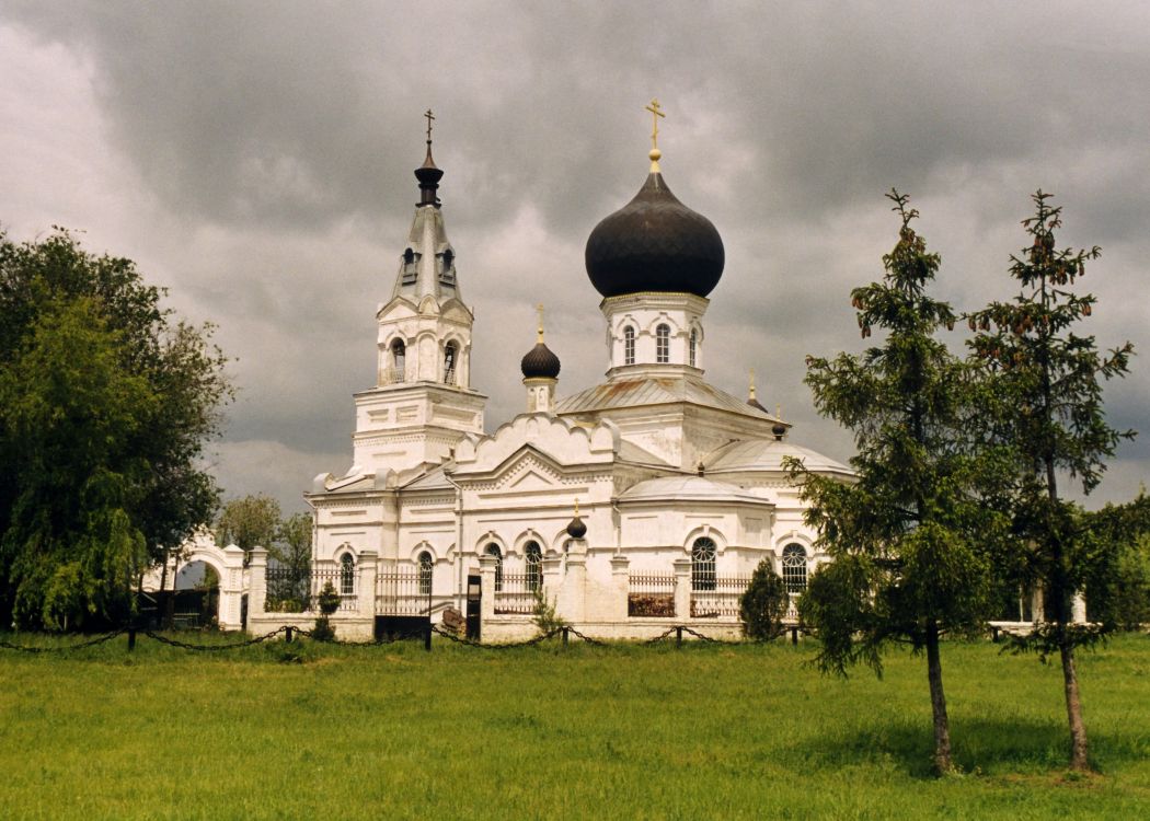 Сусат. Церковь Вознесения Господня. общий вид в ландшафте, Вид с юго-востока.