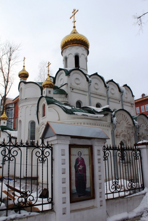 Церковь Пантелеимона Целителя при ЦРБ, Пушкино (Пушкинский район и гг. Ивантеевка, Королёв, Московская область). фасады, Вид с севера
