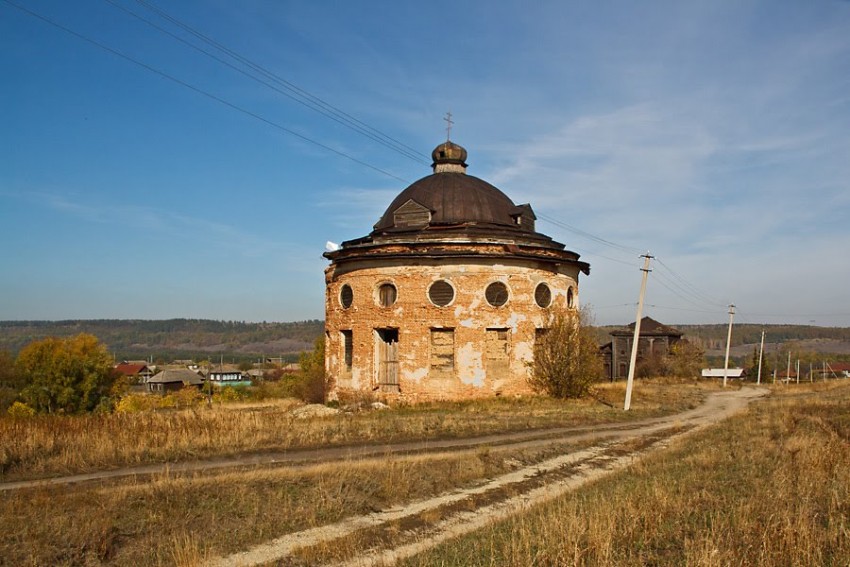 Церковь Казанской иконы Божией Матери, Смольково (Барышский район, Ульяновская область). общий вид в ландшафте