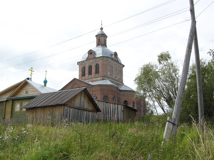 Церковь Введения во храм Пресвятой Богородицы в Верхокобрском, Кобра (Даровской район, Кировская область). фасады