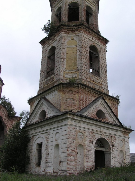 Церковь Димитрия Солунского, Пантыл (Белохолуницкий район, Кировская область). фасады