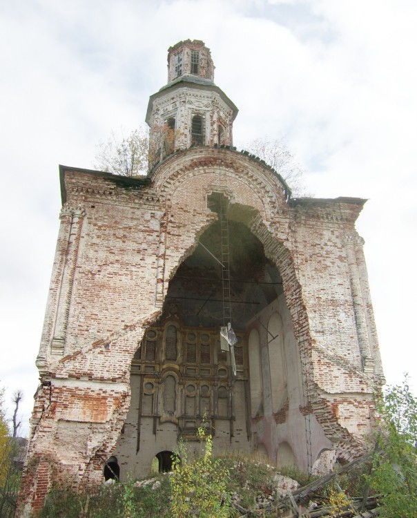 Церковь Димитрия Солунского, Пантыл (Белохолуницкий район, Кировская область). фасады