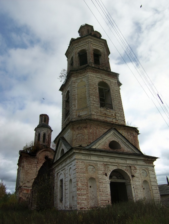 Церковь Димитрия Солунского, Пантыл (Белохолуницкий район, Кировская область). фасады