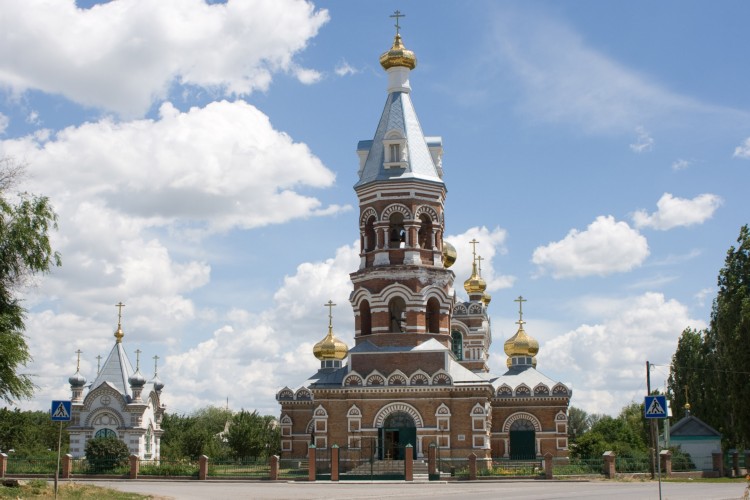 Церковь Троицы Живоначальной, Большая Мартыновка (Мартыновский район, Ростовская область). общий вид в ландшафте