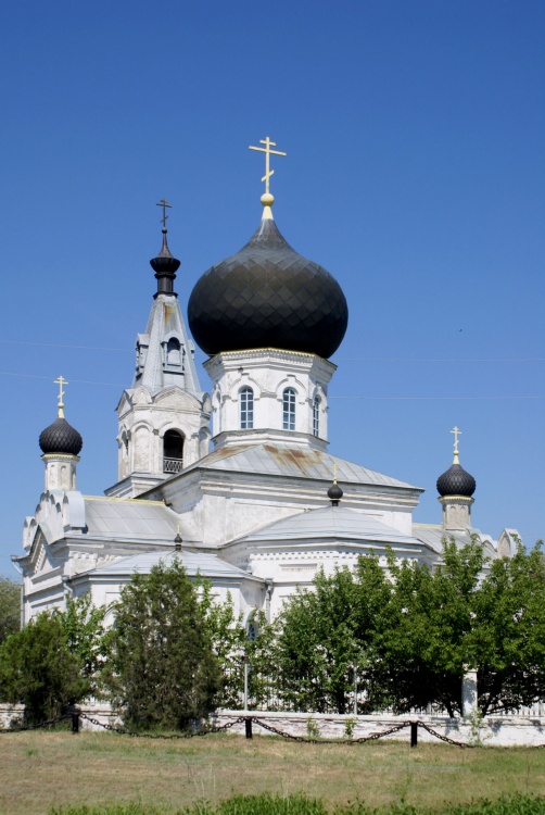 Сусат. Церковь Вознесения Господня. общий вид в ландшафте