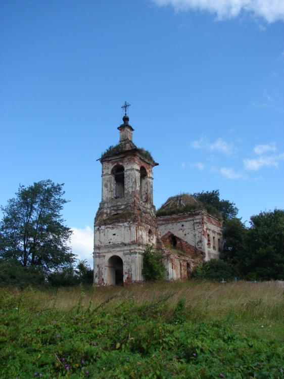 Церковь Ахтырской иконы Божией Матери, Гласково (Демидовский район, Смоленская область). общий вид в ландшафте