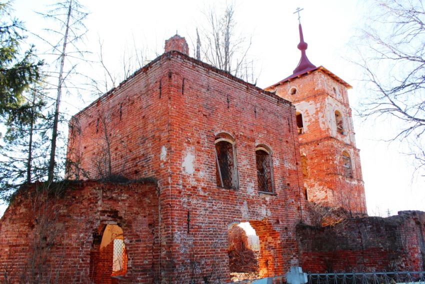 Церковь Георгия Победоносца, Желовь (Перемышльский район, Калужская область). фасады, Вид с северо-востока