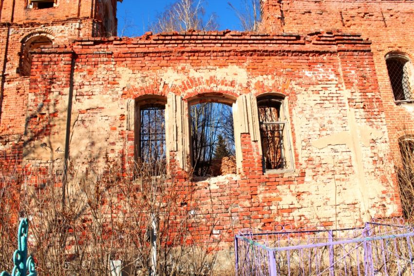 Церковь Георгия Победоносца, Желовь (Перемышльский район, Калужская область). архитектурные детали, Южный фасад трапезной