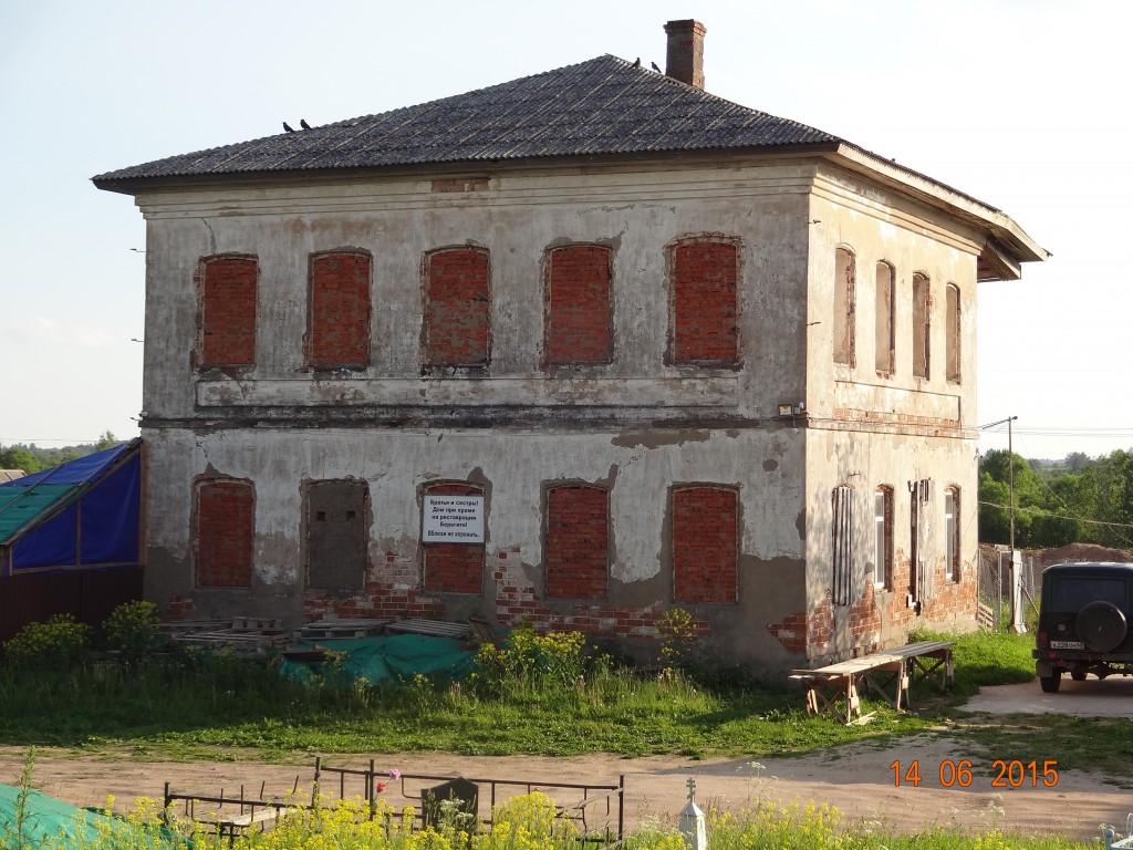 Церковь Василия Великого на Едке, Кулемесово (Вологодский район, Вологодская область). дополнительная информация, Рядом с церковью.